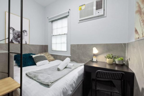 Modern Double Room - AC - Seconds to Central CBD - Near UTS& USYD& Darling Harbour& ICC&High Rated Restaurants - Shared Bathroom